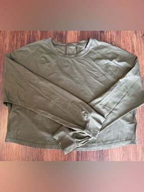 Lululemon Muscle Love Crop Top Sz 12-14 EUC